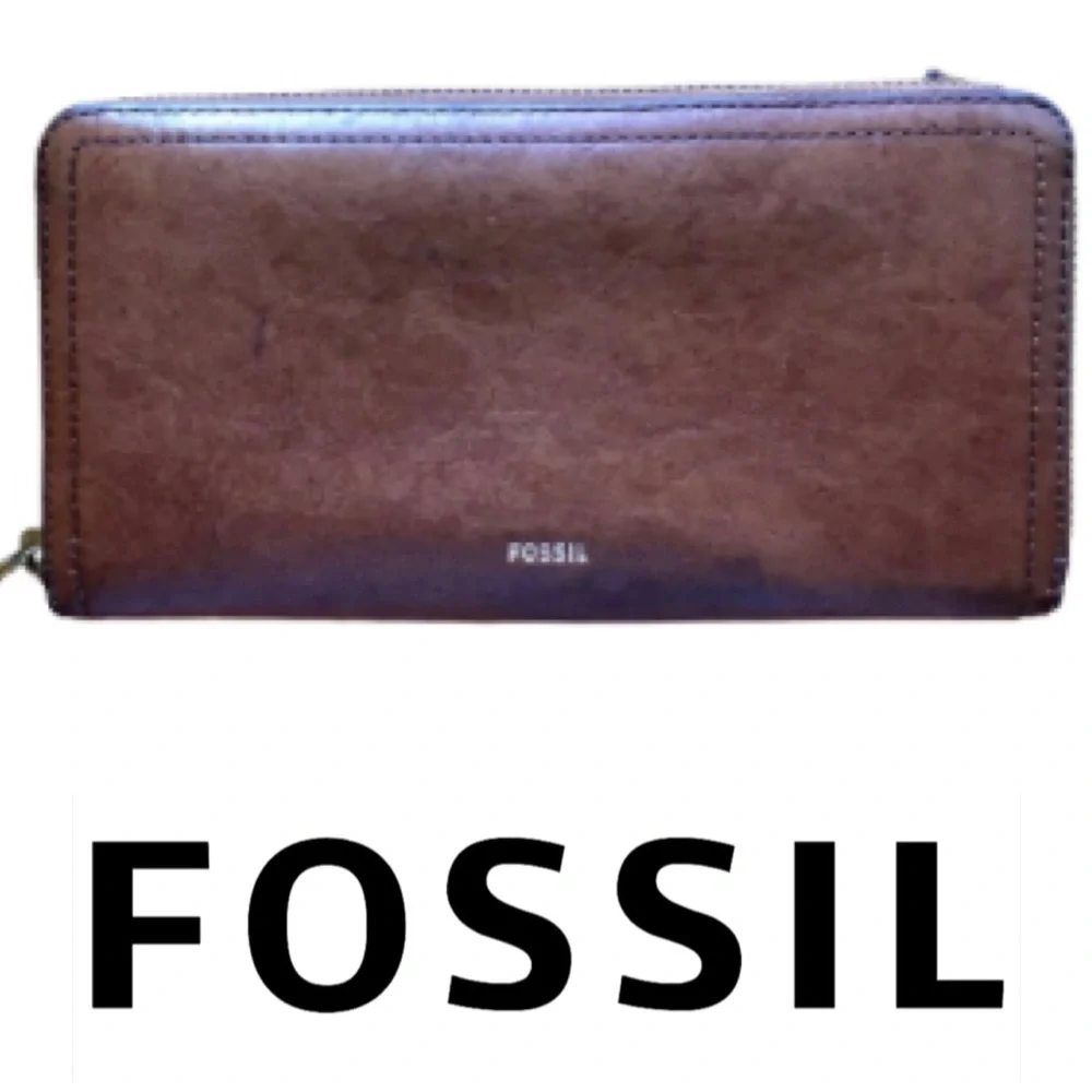 Fossil Leather Zip Around Wallet/Clutch